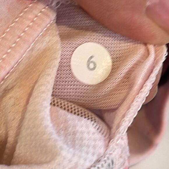 Lululemon Rest Less Tank In Pink Camo. Size 6. - Picture 7 of 8